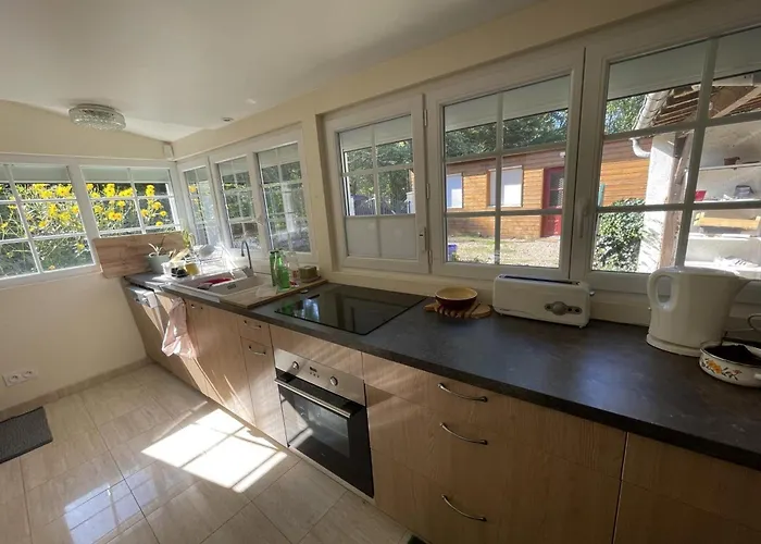 Дом отдыха Historique A Avec Jardin Et Wifi Inclus - Fr-1-381-635